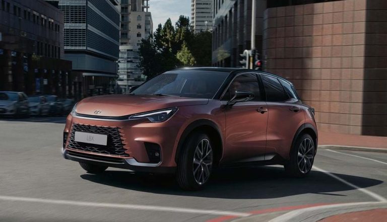 Nuevo Lexus LBX en Lexus Madrid. Pida su cita para descubrirlo en exclusiva