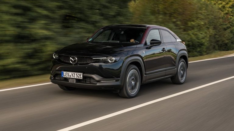 Nuevo Mazda MX-30 e-SKYACTIV R-EV. El hibrido enchufable que siempre se conduce en eléctrico