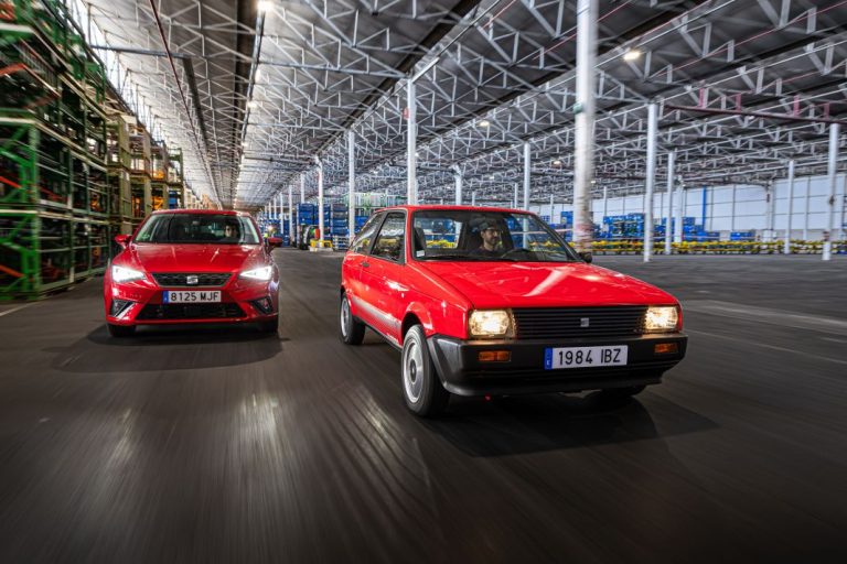 Prueba de Seat Ibiza I & Ibiza V: El pequeño coche que salvó a una gran compañía