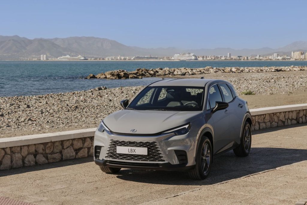 NUEVO LEXUS LBX EN MALAGA EN LA FINAL DE LA COPA DAVIS 23 9 Motor16