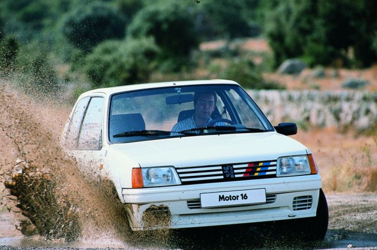 Del mítico Peugeot 205 al nuevo Peugeot 208. Un viaje con escalas