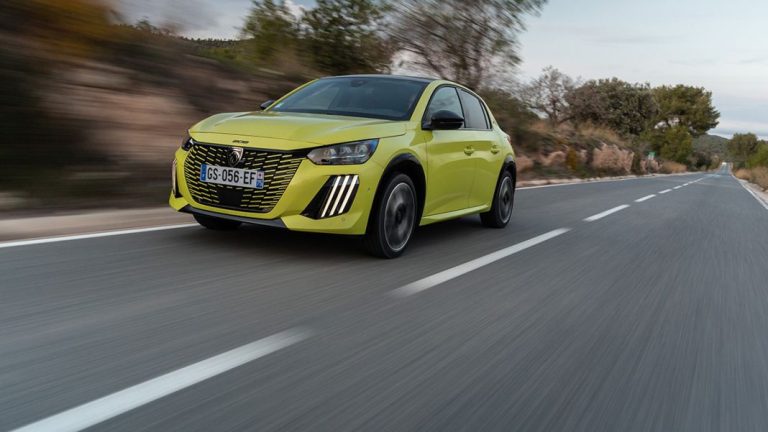 Primera prueba del Peugeot E-208 eléctrico 156 CV. Más potencia y mayor autonomía