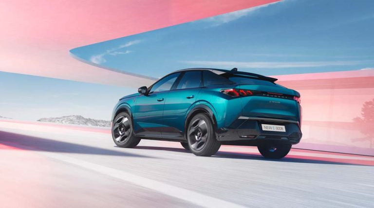 Peugeot E-3008. El coche sorprende y su precio, también
