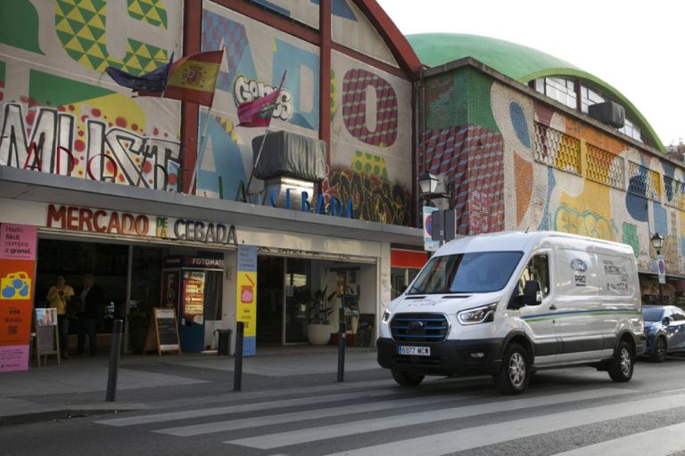 La marca con la que los comerciantes del Rastro madrileño se han pasado a la movilidad eléctrica