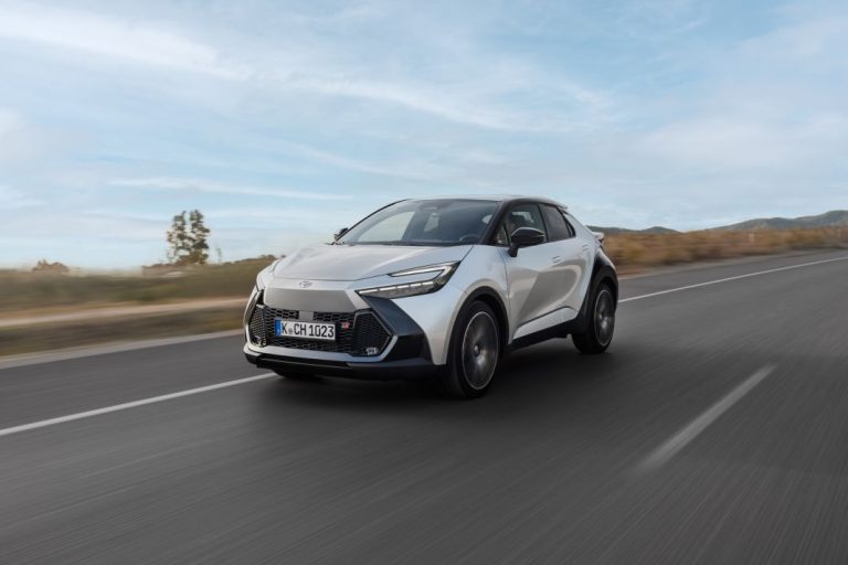Primera prueba del Toyota C-HR 2024: Mejora en todo menos en el precio