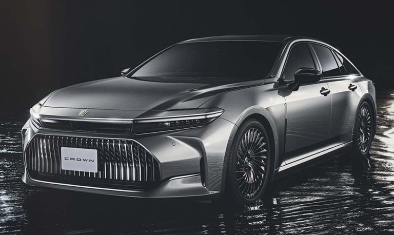 El nuevo Toyota Crown reinventa el concepto sedán