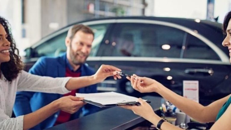 Todos los papeles que puedes pedir a Tráfico para saber el estado de un coche usado