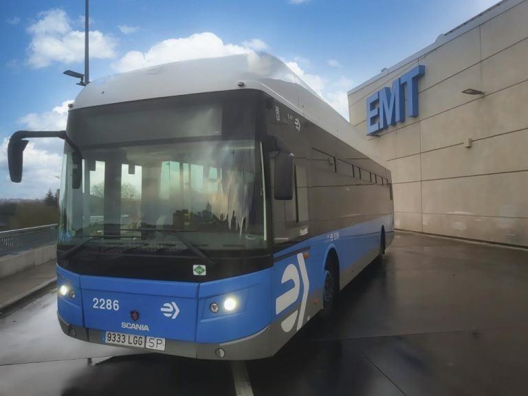 La palabra ‘autobús’ en Toledo, Bilbao, Barcelona o Canarias… por qué no en todas se llama igual