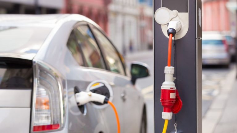El número de cargadores para coches eléctricos que hay a día de hoy en España