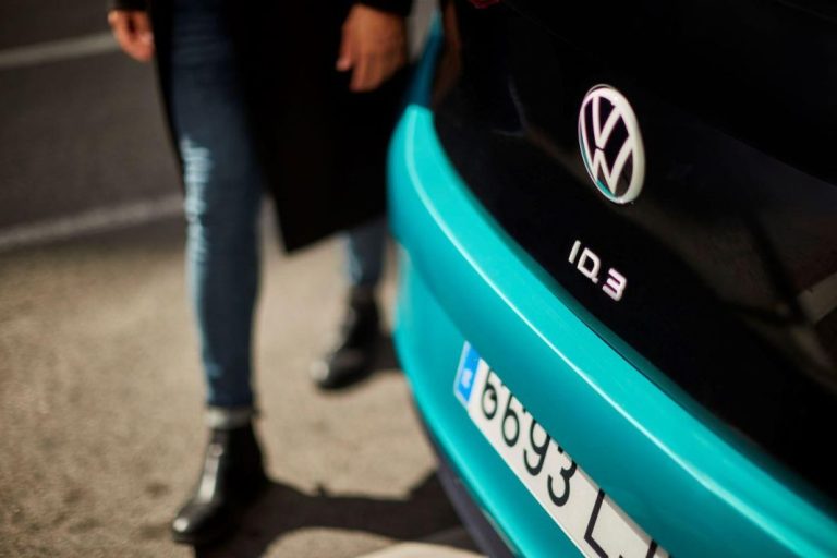 El día en el que la DGT te va a dejar personalizar la matrícula de tu coche