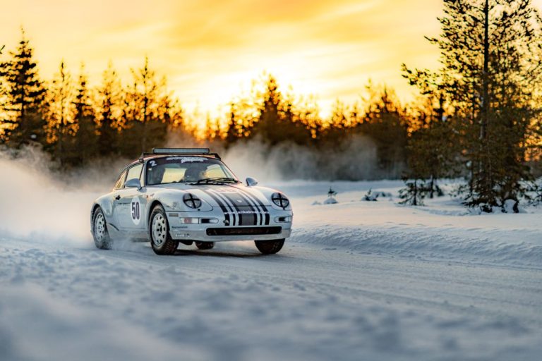 ¿Quieres conducir un Porsche 911 clásico en Laponia?