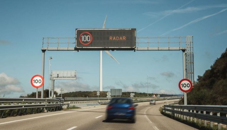 Cómo saber a qué carril apunta un radar de velocidad