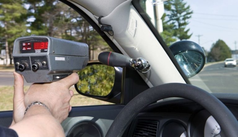 La pistola radar con que sueña la Guardia Civil de Tráfico: Te ‘caza’ a más de un kilómetro de distancia