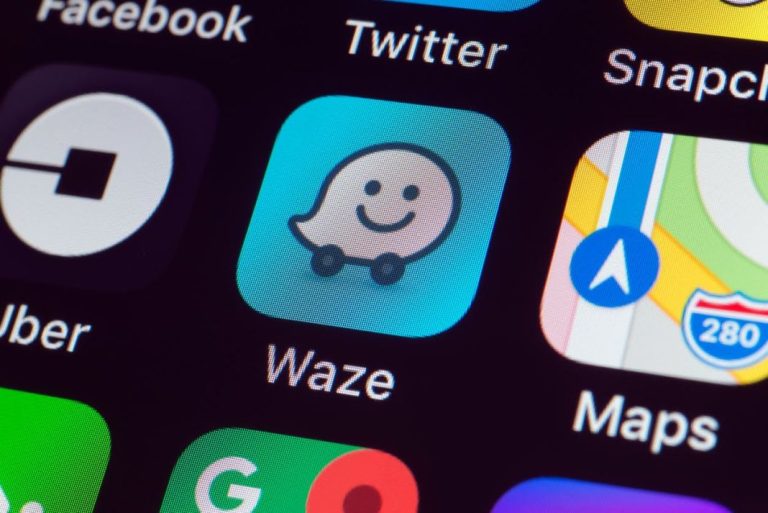 2025 llega con nuevas funciones para Waze, que será invencible ante los radares