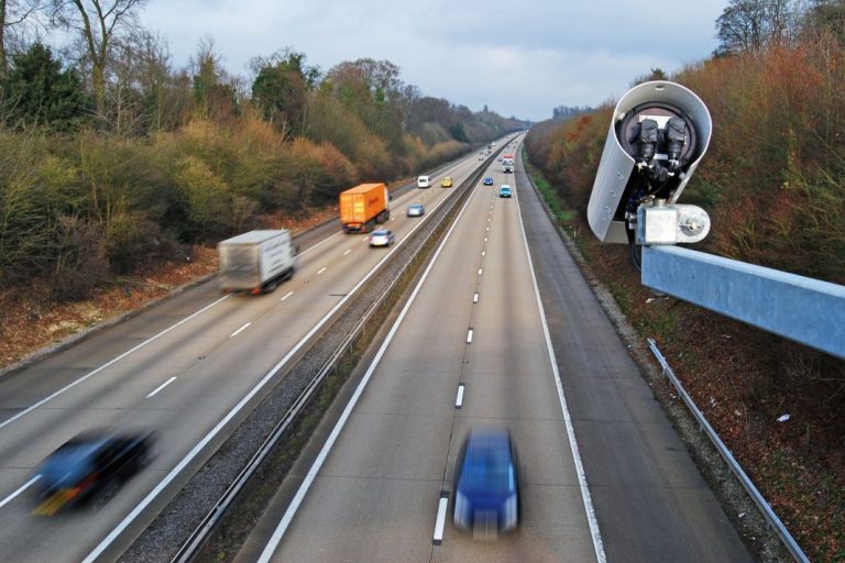 El radar de velocidad más temido comienza a trabajar