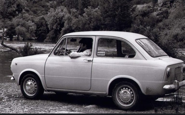 Seat 850, un viaje nostálgico a través de la historia del coche que conquistó corazones