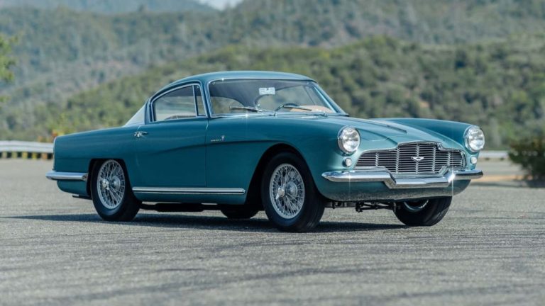 La singularidad de este Aston Martin que ha valido su peso en oro