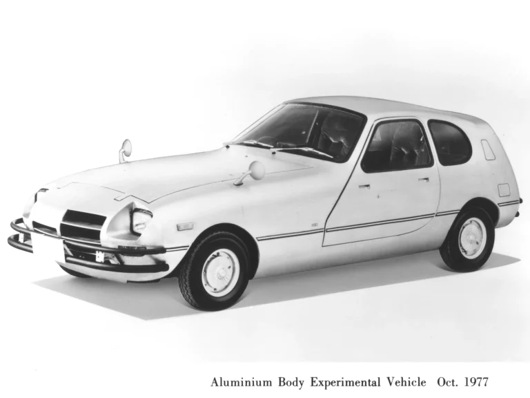 Cuando Toyota comenzó a coquetear con el aluminio