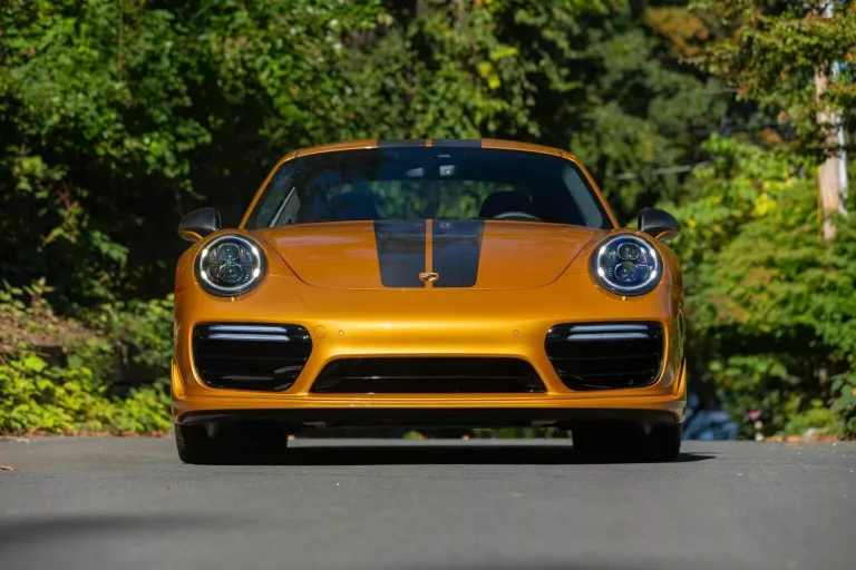 Dos Porsche 911 Turbo S Exclusive Series dejan la colección de Fux
