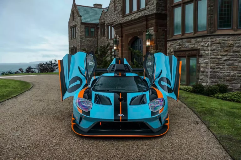 Ford GT MkII: Mecum saca uno a subasta con los colores de Gulf