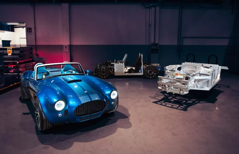 Alta tecnología para el AC Cobra del Siglo XXI