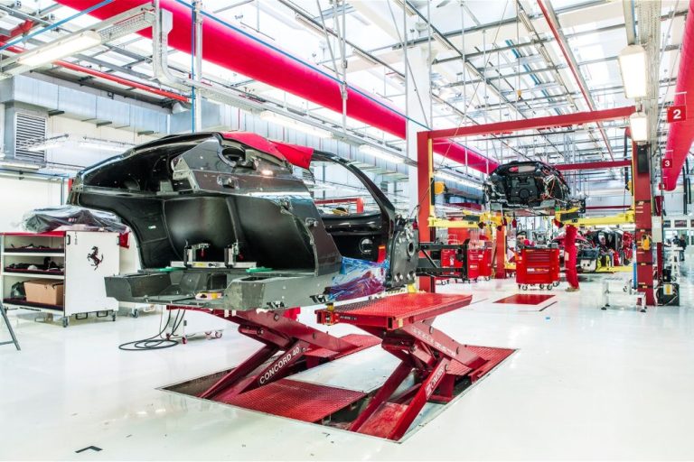 Los ceros que tiene la factura de reparación de un Ferrari LaFerrari