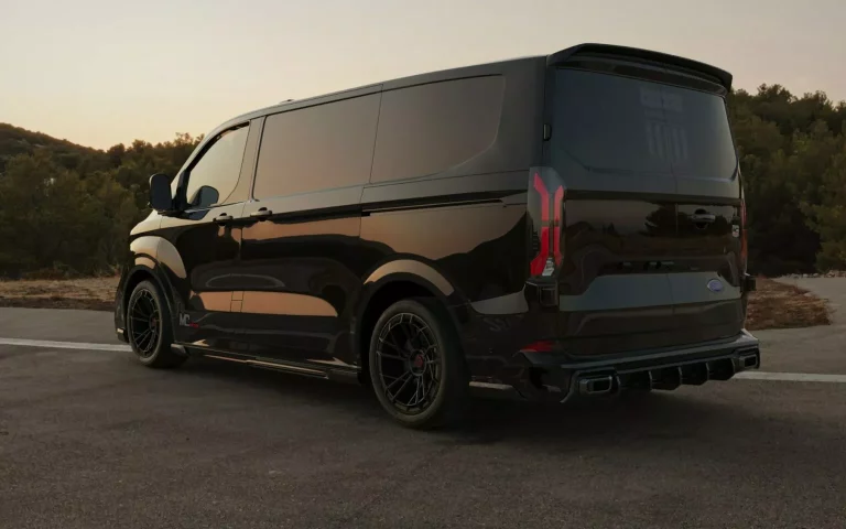 El Ford Transit Custom que soñaba ser Focus RS y vestirse con carbono