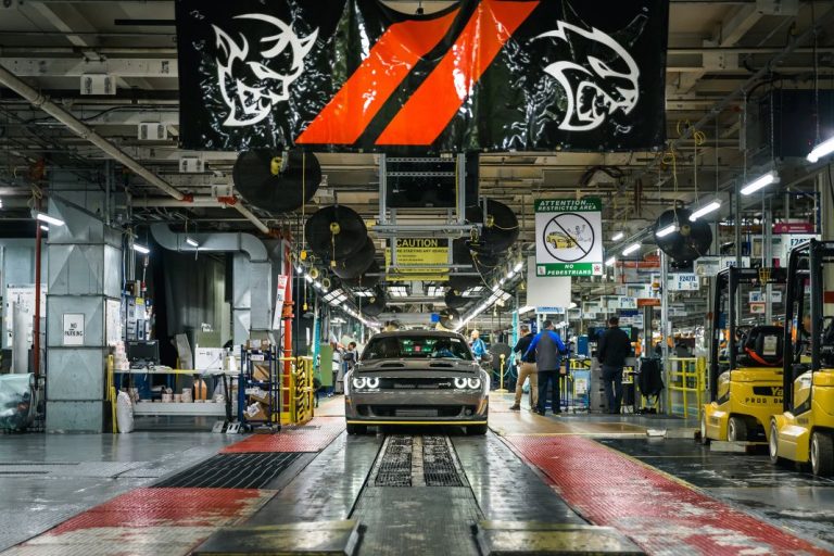 Los Dodge Challenger, Charger y Chrysler 300 ya son historia