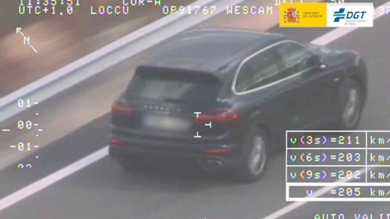 Si tu coche aparece en esta lista, la Guardia Civil de Tráfico no te va a multar si vas a 150 km/h