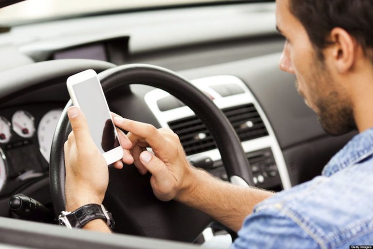La forma ideal para llevar tu carnet de conducir en el iPhone y salvar tus vacaciones