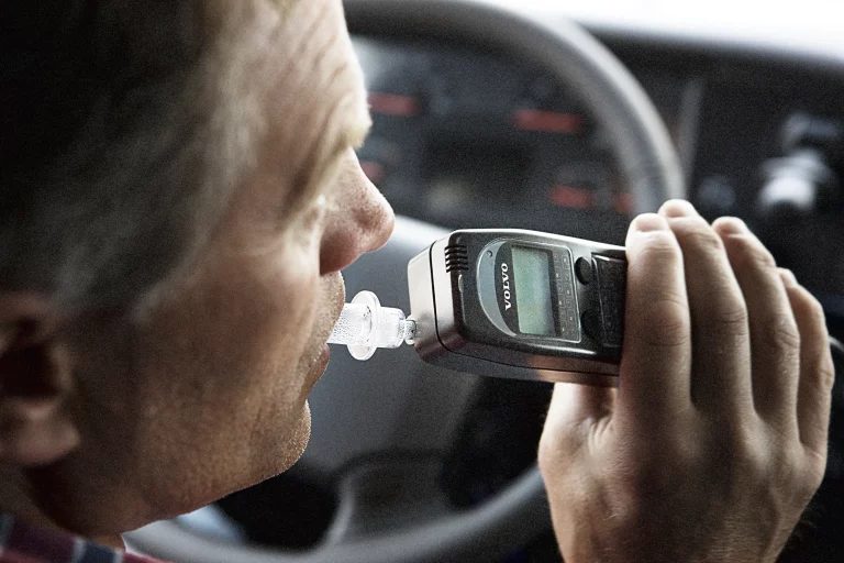‘Una tasa de alcohol incompatible con la vida’: Los mayores positivos detectados en controles de la Guardia Civil