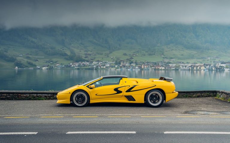 Uno de los dos únicos Lamborghini Diablo SV Roadster fabricados sale a la venta