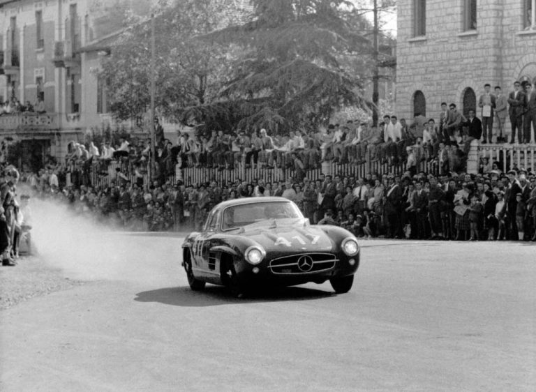 Mercedes te invita a correr las 1000 Miglia con un clásico. El precio asusta