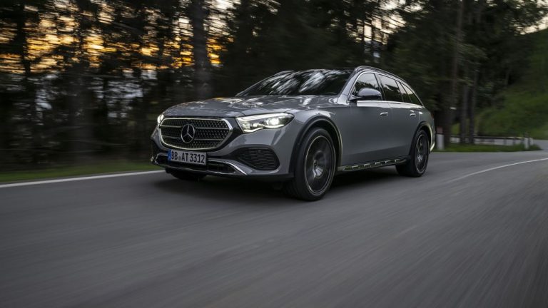 El Mercedes Clase E All-Terrain 2024, el más aventurero de la familia ya tiene precios en España