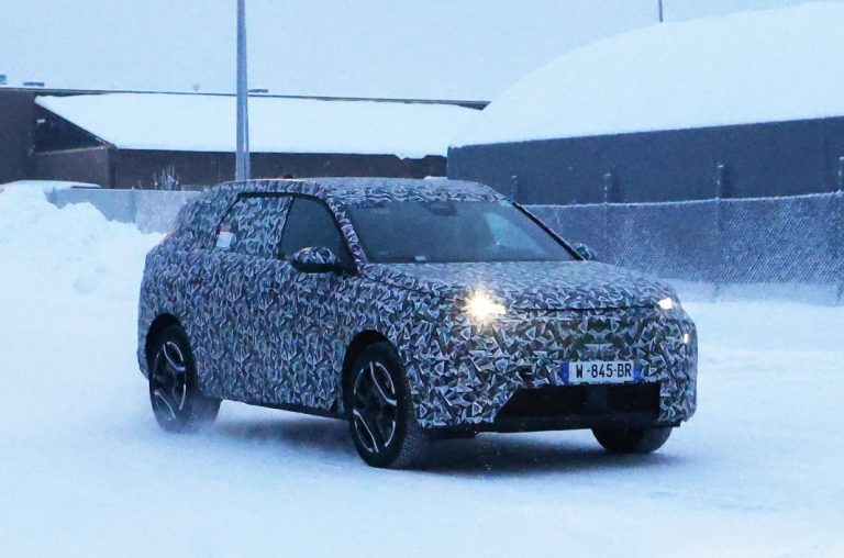 El Peugeot 5008 2024 se deja ver por primera vez en la nieve