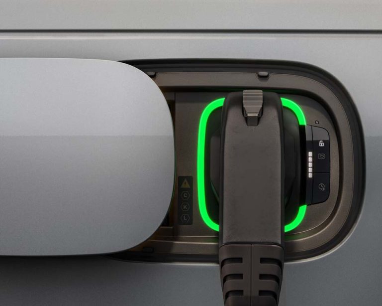 15 consejos imprescindibles para cuidar tu coche eléctrico y evitar disgustos