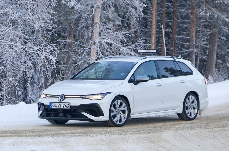 Fotos espía del familiar más ‘hot’, el Volkswagen Golf R Variant 2024