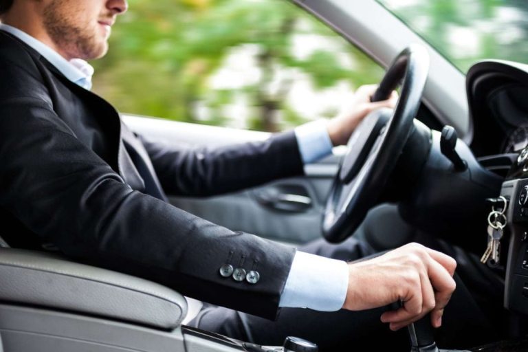 Con estos consejos para conducir de forma eficiente cuidarás tu coche y el medio ambiente