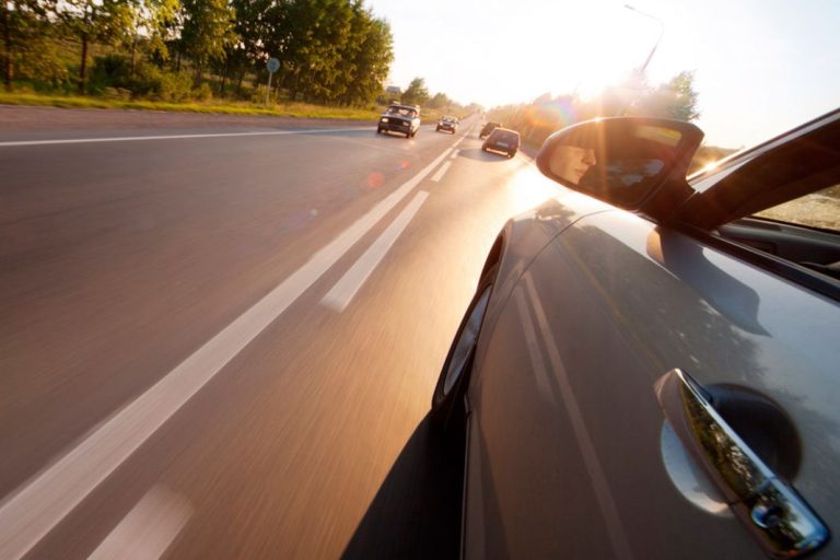 La señal con la que ni la DGT ni la Guardia Civil te va a multar si te pilla un radar a 150 km/h