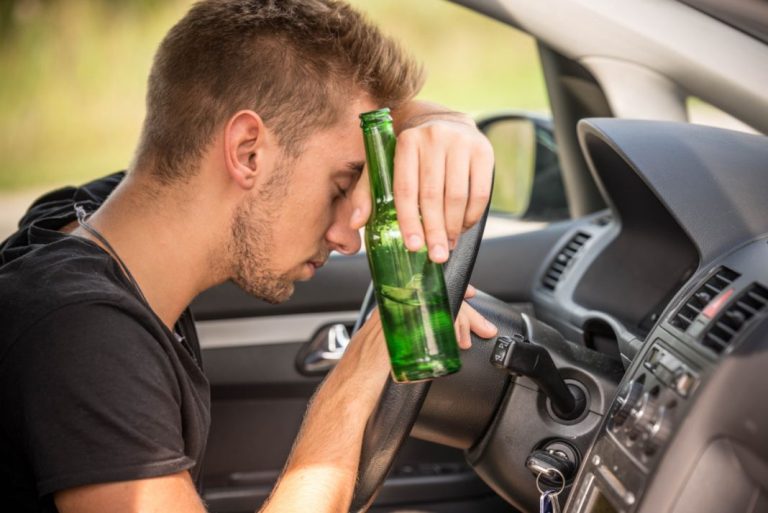 La multa que te van a poner si te pillan conduciendo borracho