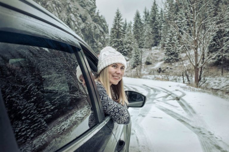 El código de colores que usa la DGT para conducir con nieve y hielo