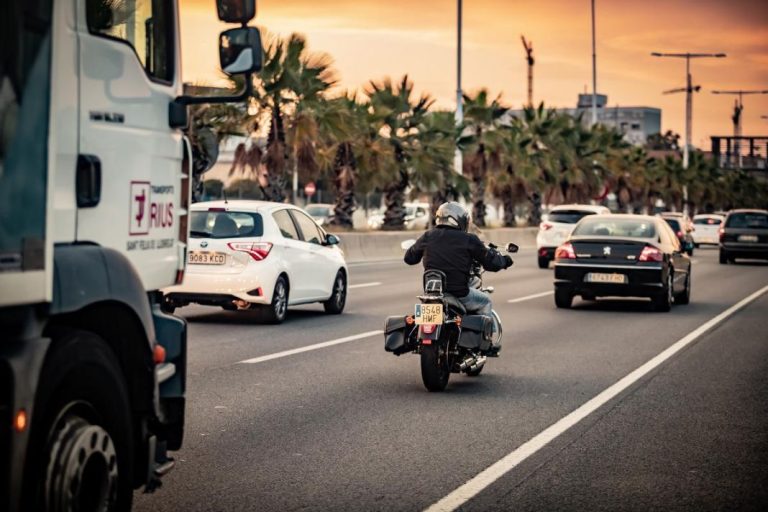 La Guardia Civil de Tráfico ha puesto la madre de todas las multas a este motorista