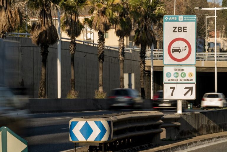 2024 está a la vuelta de la esquina: Estas son las restricciones a los coches con etiqueta B