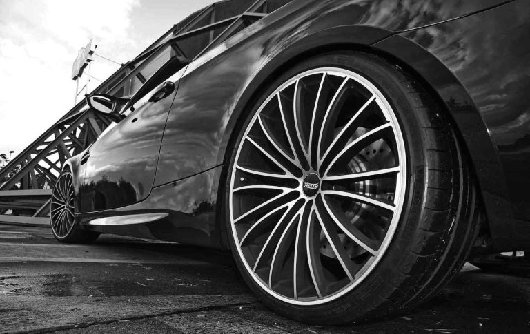 La Guardia Civil te alerta de los productos falsificados. Incluso de ruedas para tu coche