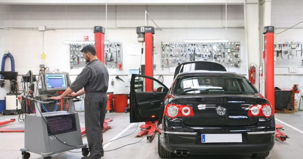 taller mecanico 6 Motor16