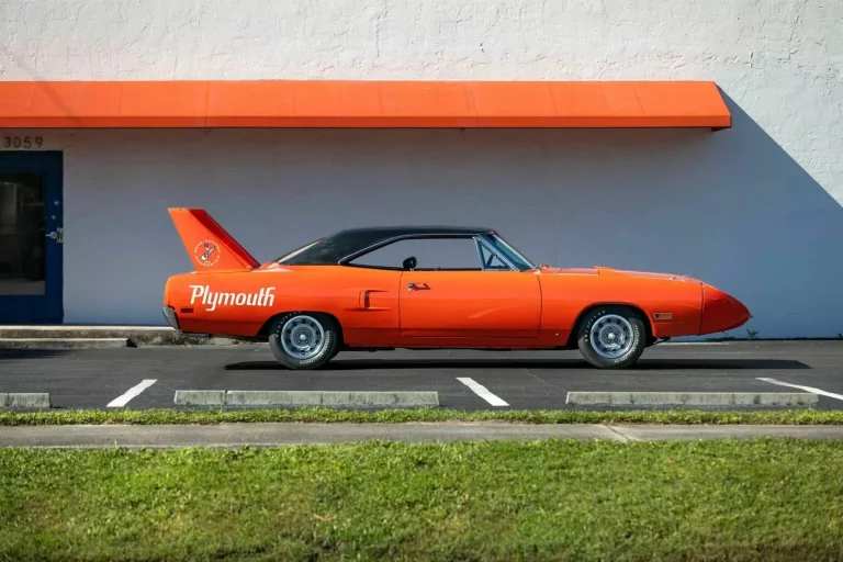 Este Plymouth Superbird luce como recién salido de fábrica en 1970