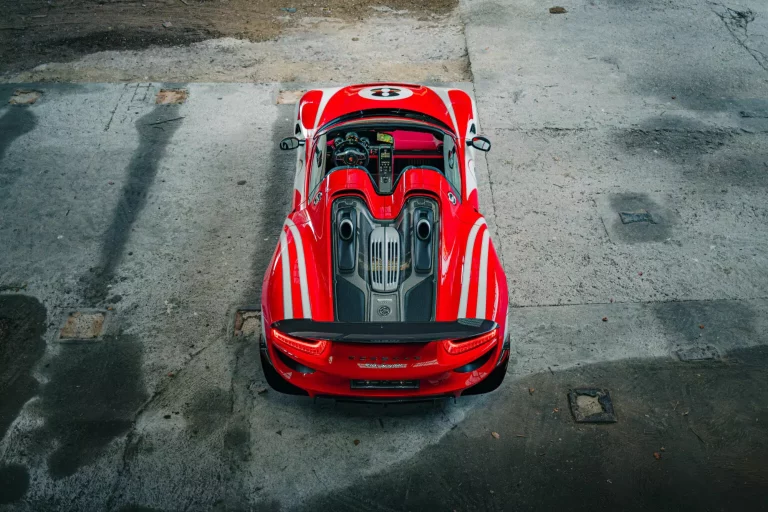 Este Porsche 918 Spyder es único, tiene 175.000 euros en extras y busca hogar