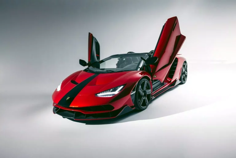 1 de los 20 Lamborghini Centenario Roadster te está buscando