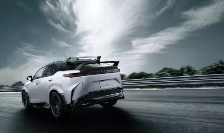 El Lexus RZ que soñaba con ser un LFA a pilas
