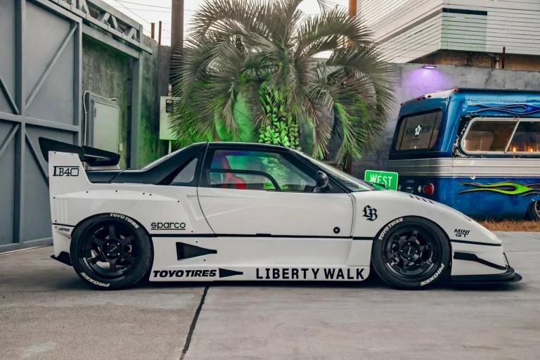 Liberty Walk te fabrica un Ferrari F40 de bolsillo. Cuesta una pasta y tiene 414 CV menos